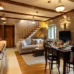 بيت للعطل Authentic Stone House Lola ماكارسكا