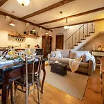 بيت للعطل Authentic Stone House Lola *