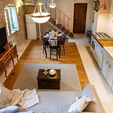 Authentic Stone House Lola Semesterbostad