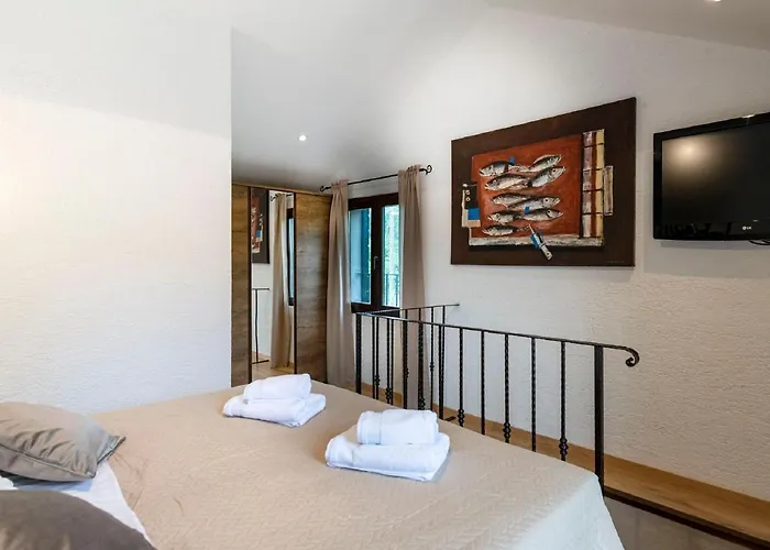 Feriehus Authentic Stone House Lola Makarska