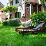 Дом отдыха Authentic Stone House Lola Макарска