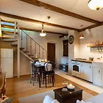 Authentic Stone House Lola *