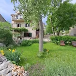 Authentic Stone House Lola *