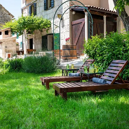 Tatil Evi Authentic Stone House Lola Makarska