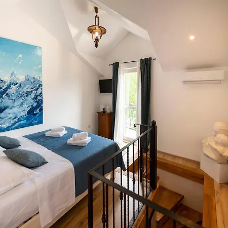 Authentic Stone House Lola מאקרסקה