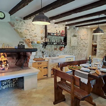 Authentic Stone House Lola * מאקרסקה