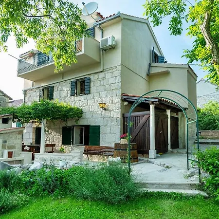 בית נופש Authentic Stone House Lola