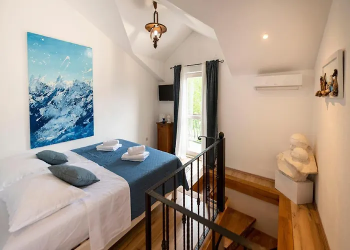 Authentic Stone House Lola מאקרסקה