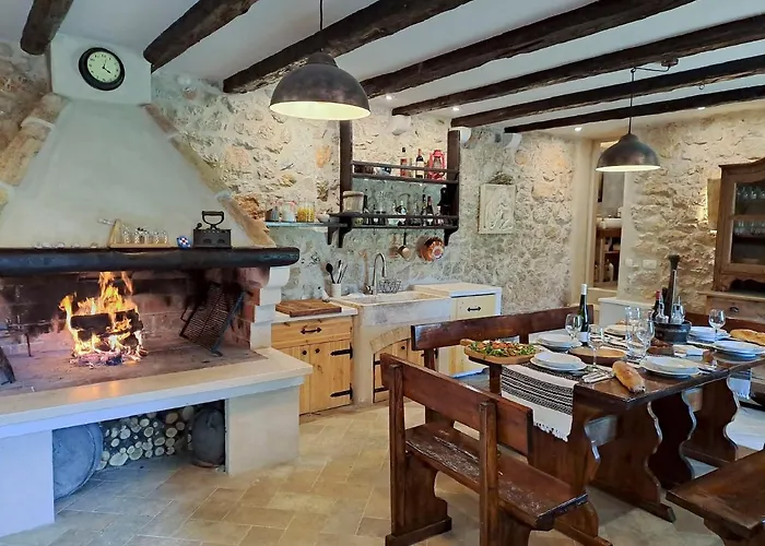 Authentic Stone House Lola * Makarska