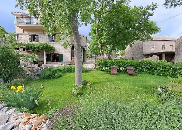 Vakantiehuis Authentic Stone House Lola