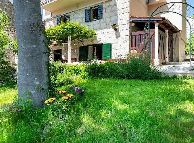 Authentic Stone House Lola Prázdninový dům *