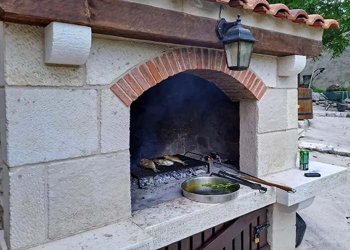 Prázdninový dům Authentic Stone House Lola