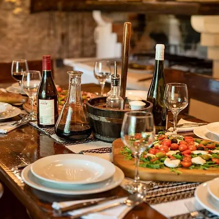 Vakantiehuis Authentic Stone House Lola