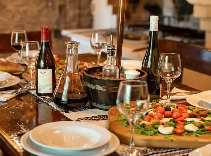 Feriehus Authentic Stone House Lola